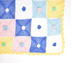 Crochet Throw with floral accents Crochet Throw with floral accents