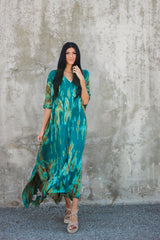 Boho Chic Tie-Dye V-Neck Kaftan Dress: Effortlessly Stylish and Flattering