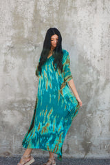 Boho Chic Tie-Dye V-Neck Kaftan Dress: Effortlessly Stylish and Flattering