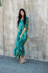 Boho Chic Tie-Dye V-Neck Kaftan Dress: Effortlessly Stylish and Flattering