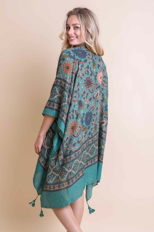 Exquisite Moroccan Tapestry Kimono: A Stylish Statement Piece