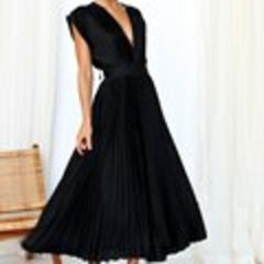 Elegant Pleated Backless Summer Dress