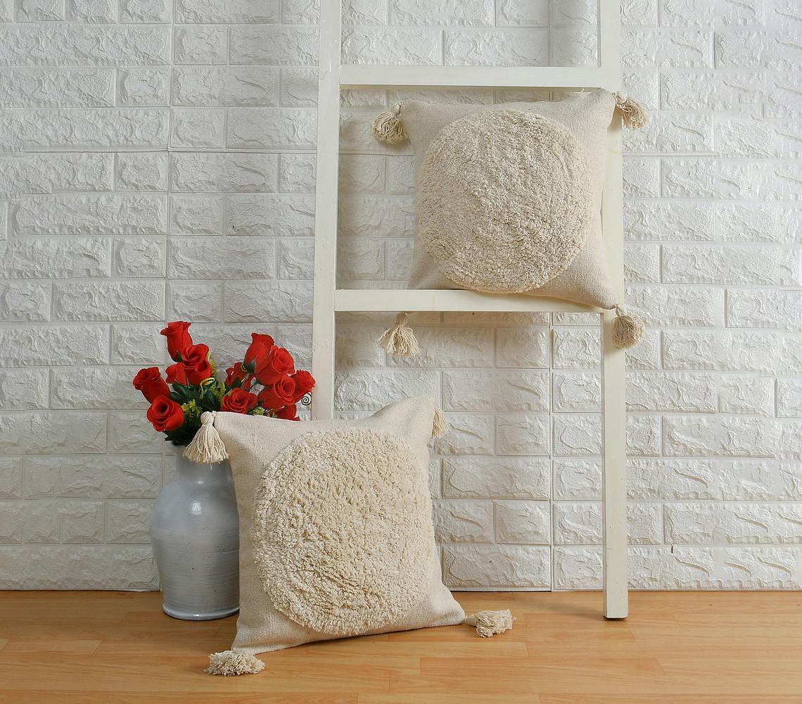 Tufted Cotton Round Pattern Cushion Cover
