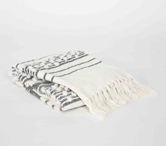Cotton Wool Throw with Tufts & Tassels o 1