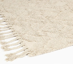 Handwoven Shaggy Textured & Tasseled Rug