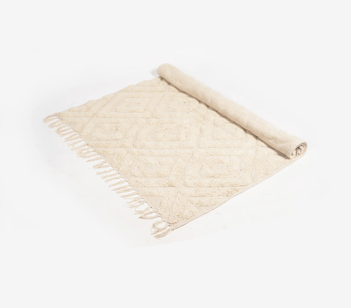 Hand Tufted Beige Diamond Tasseled Rug