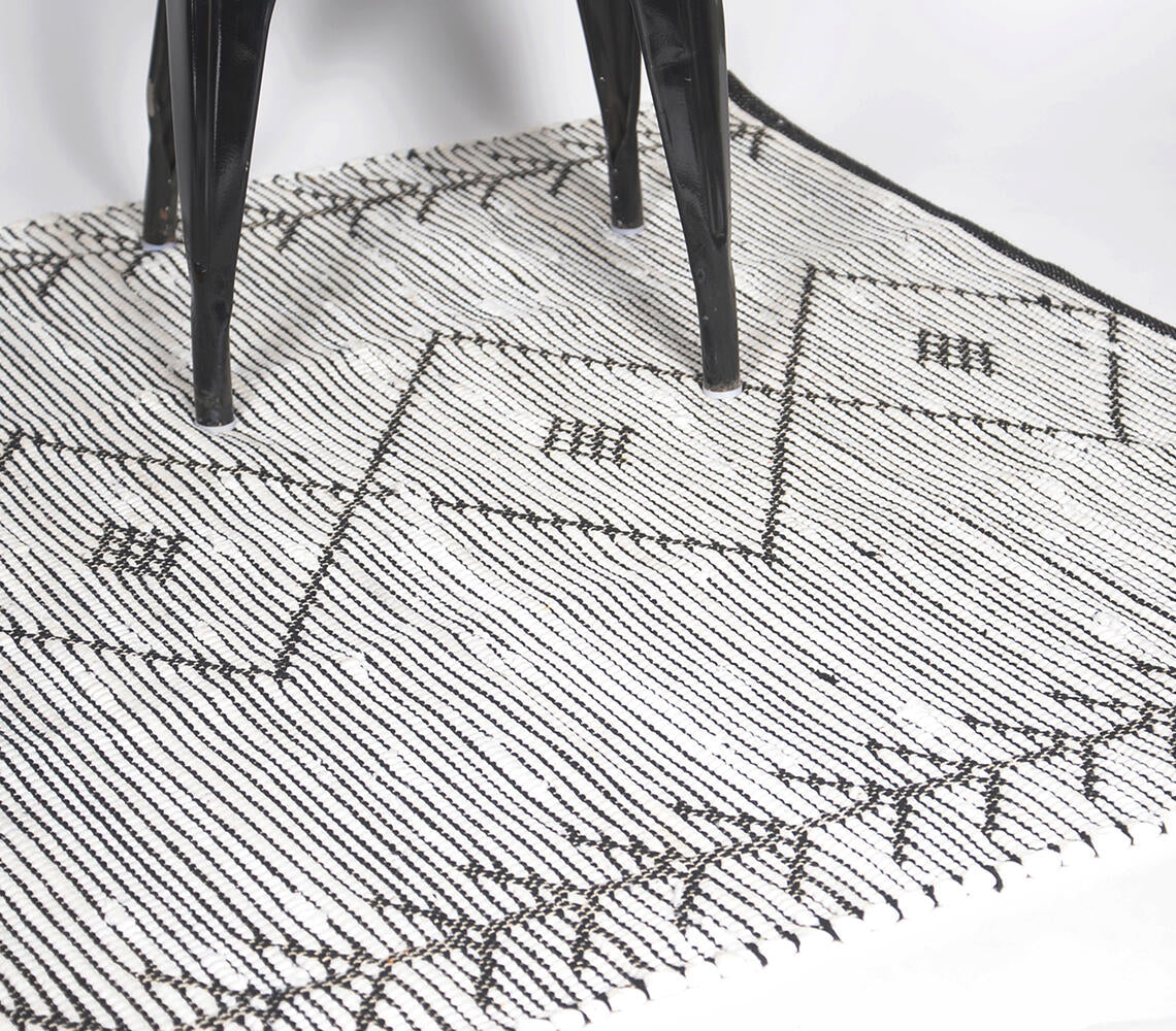 Diamond Patterned Greyscale Rug