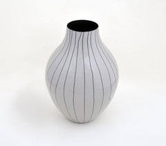 Monochrome Lines Iron Flower Vase