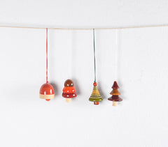 Turned Wood Christmas tree ornaments (Set of 4) Q4