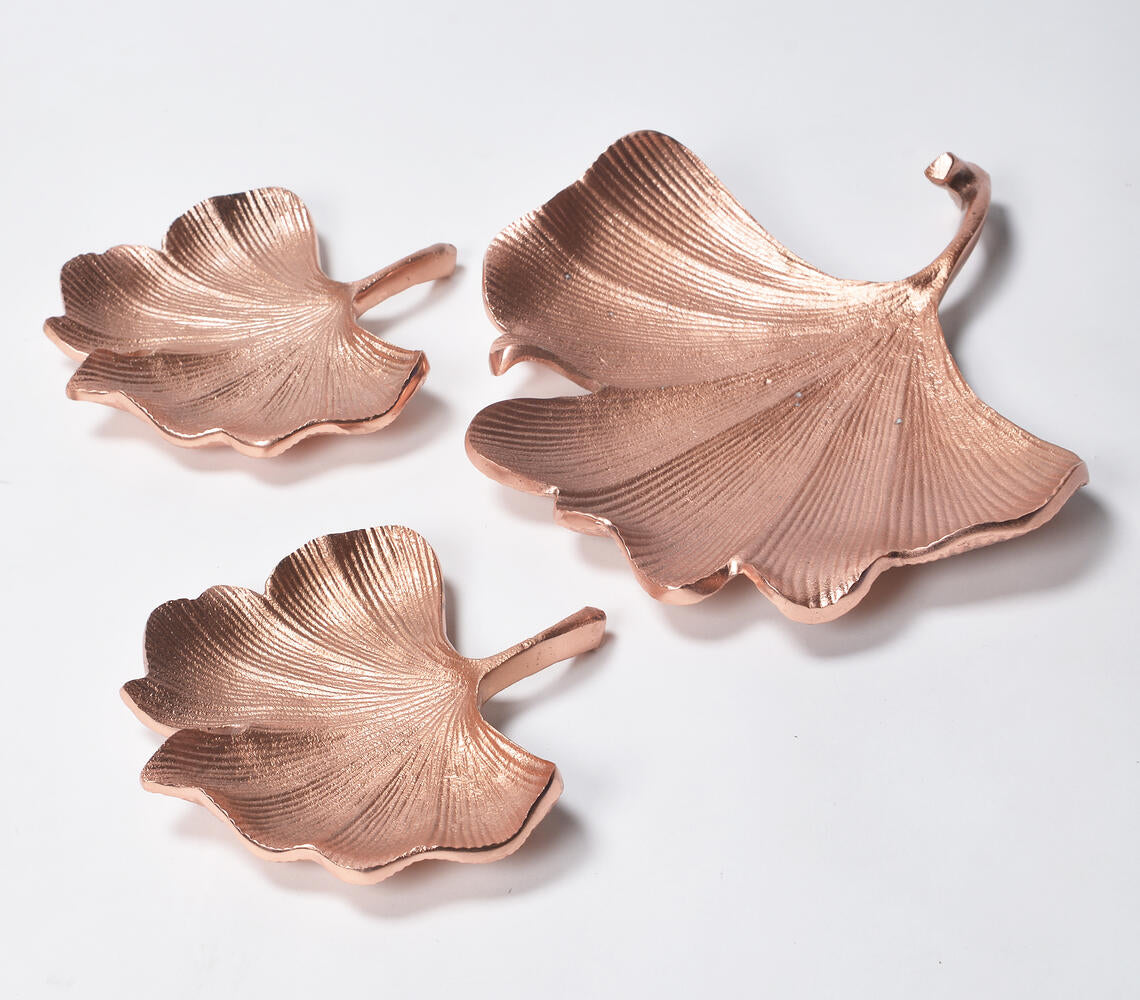 Lacquered Aluminium Leaf-Shaped Décor Plates (set of 3)