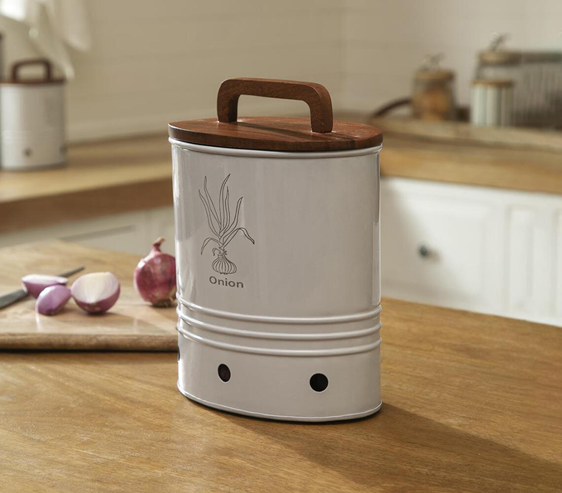 Canny Onion Storage Barrel with Wooden Lid